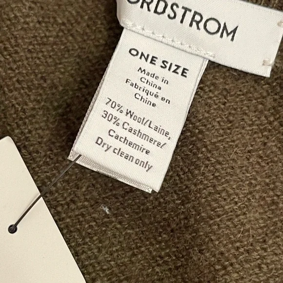 New with tags Nordstrom wool cashmere Olive green Poncho Sweater one size - Picture 3 of 4